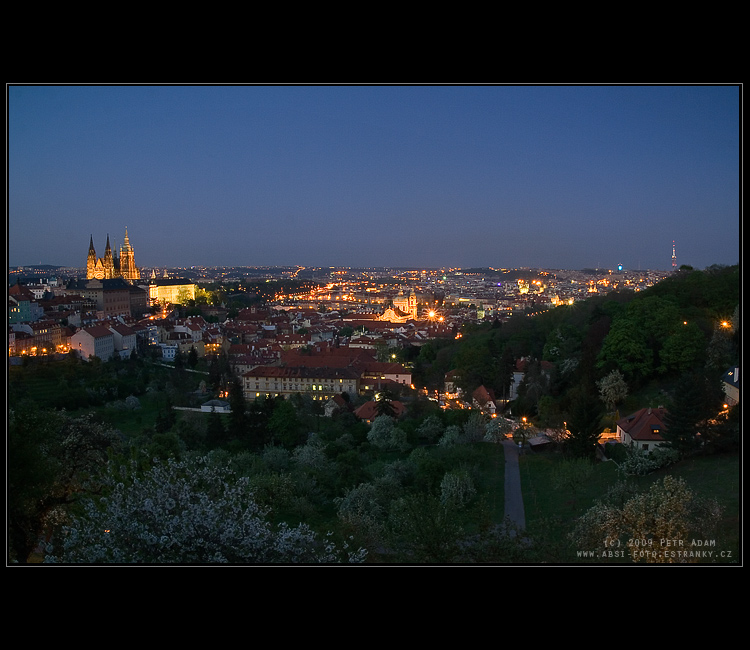 Pražský hrad v jarním večeru 03